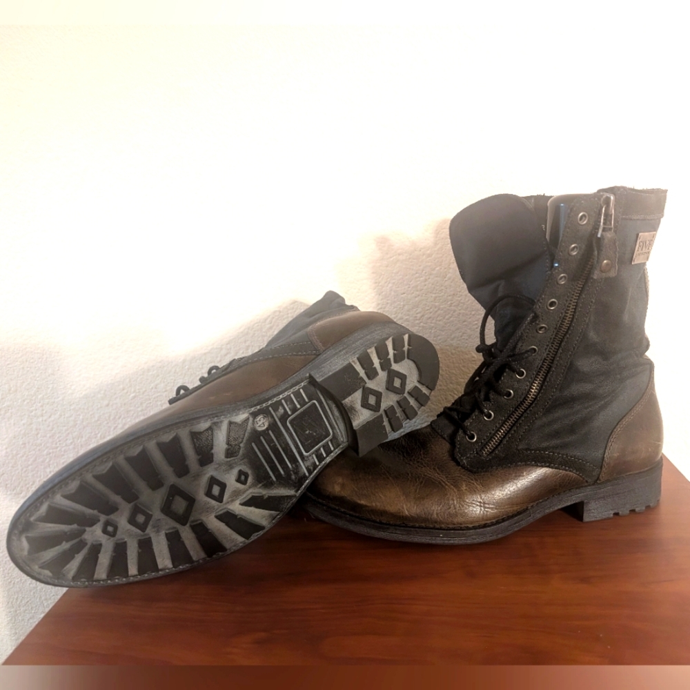 Men's lace up boots